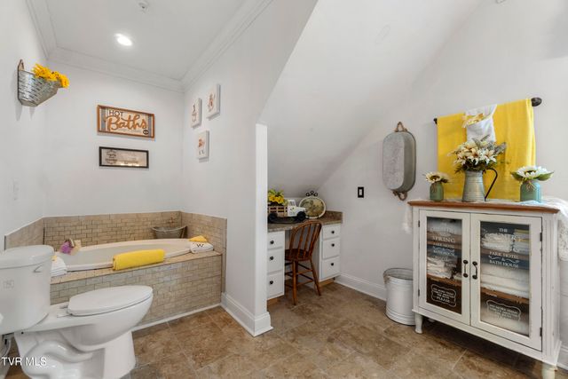 1404 Van Oaks Drive, Kingsport, TN 37665