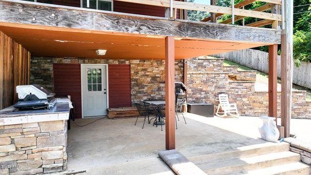 1404 Van Oaks Drive, Kingsport, TN 37665