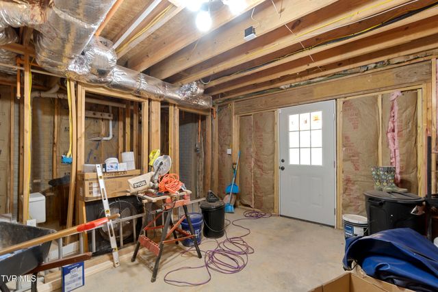 1404 Van Oaks Drive, Kingsport, TN 37665