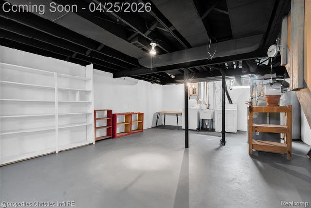 1035 N Old Woodward Avenue, Birmingham, MI 48009