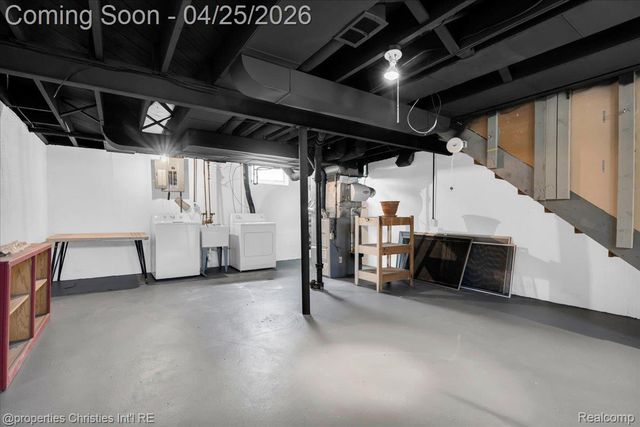 1035 N Old Woodward Avenue, Birmingham, MI 48009