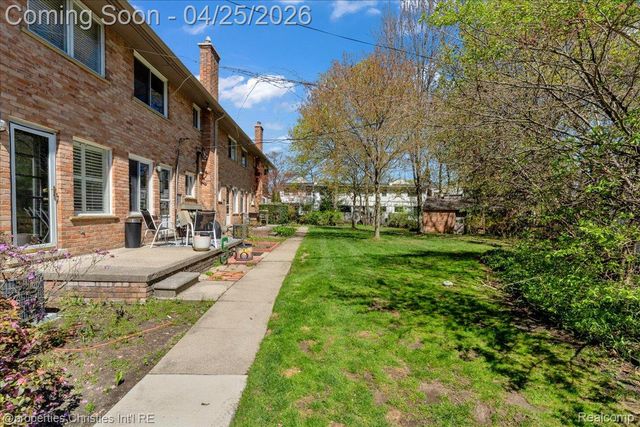 1035 N Old Woodward Avenue, Birmingham, MI 48009