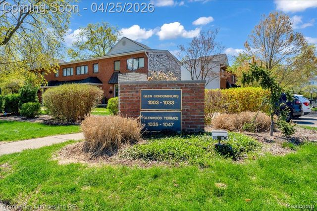 1035 N Old Woodward Avenue, Birmingham, MI 48009