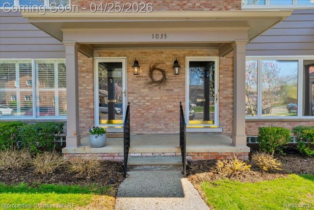 1035 N Old Woodward Avenue, Birmingham, MI 48009