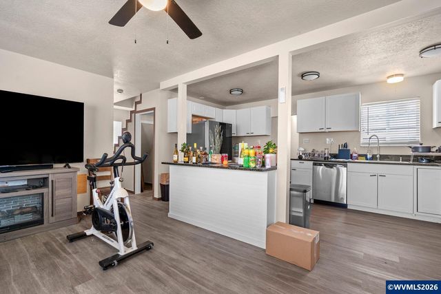 32655 Fur Rd, Lebanon, OR 97355