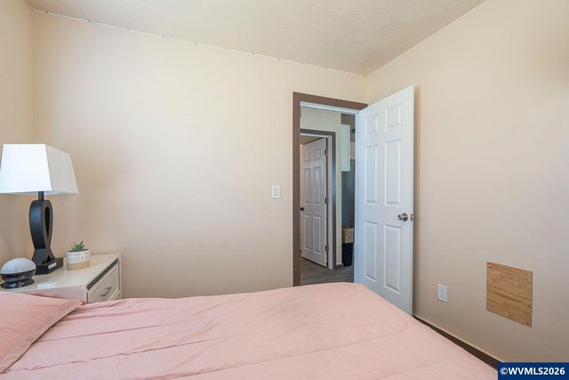 32655 Fur Rd, Lebanon, OR 97355