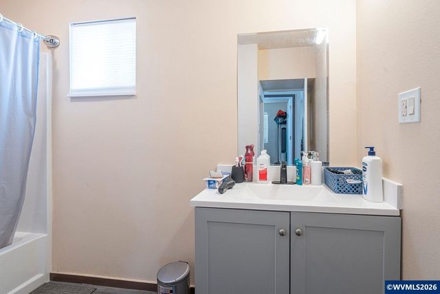 32655 Fur Rd, Lebanon, OR 97355