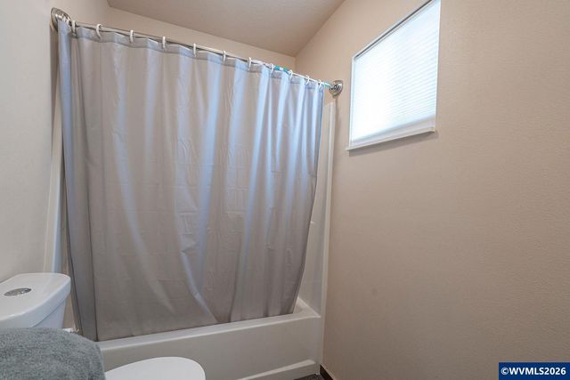 32655 Fur Rd, Lebanon, OR 97355