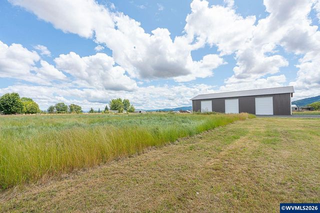 32655 Fur Rd, Lebanon, OR 97355