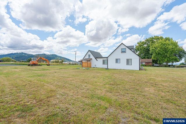 32655 Fur Rd, Lebanon, OR 97355