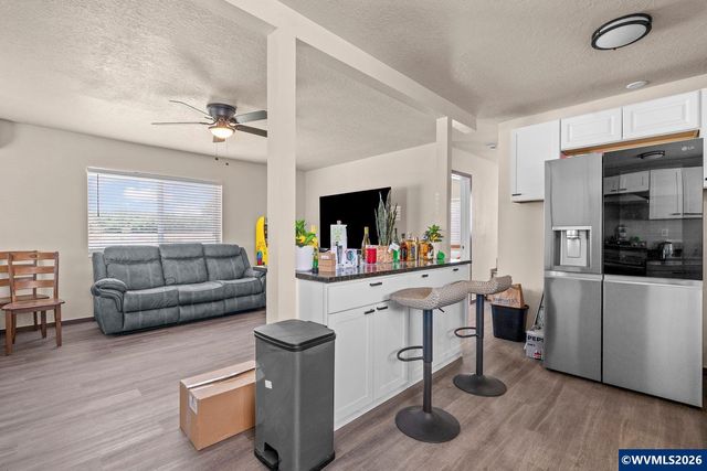 32655 Fur Rd, Lebanon, OR 97355