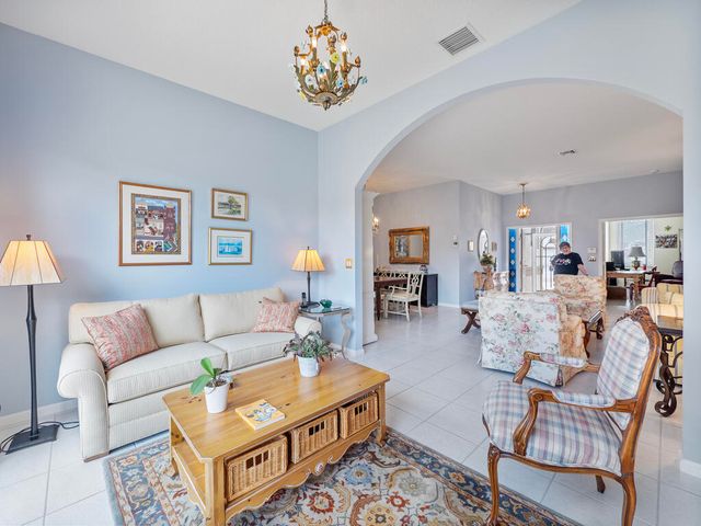 8501 Golden Cypress Court, Lake Worth, FL 33467