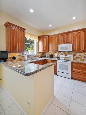 8501 Golden Cypress Court, Lake Worth, FL 33467