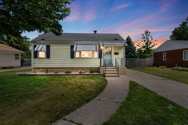 7925 46th AVENUE, Kenosha, WI 53142