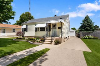 7925 46th AVENUE, Kenosha, WI 53142