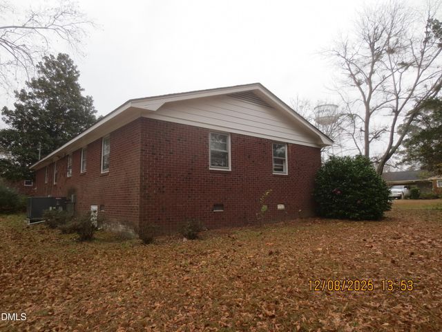 25 E North Street, Angier, NC 27501