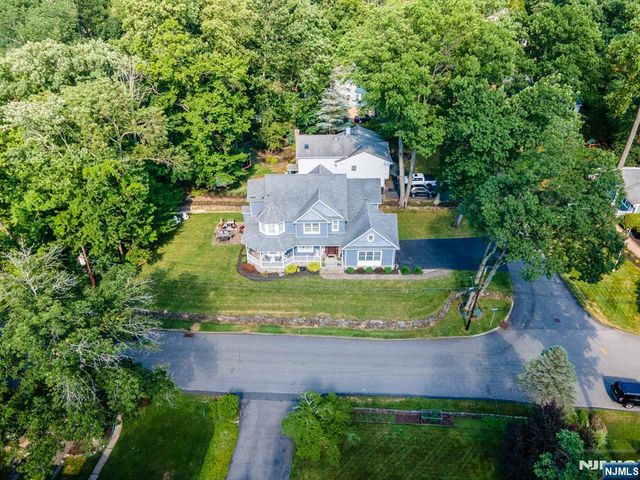 44 Forest Terrace, Wayne, NJ 07470