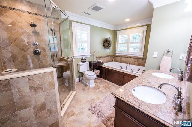 44 Forest Terrace, Wayne, NJ 07470