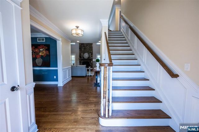 44 Forest Terrace, Wayne, NJ 07470