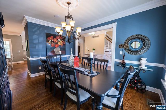 44 Forest Terrace, Wayne, NJ 07470