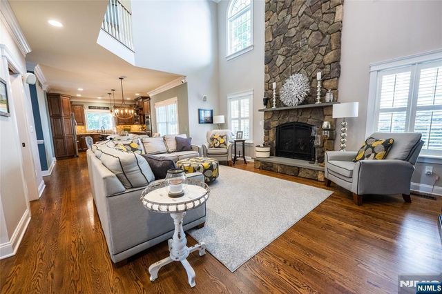 44 Forest Terrace, Wayne, NJ 07470