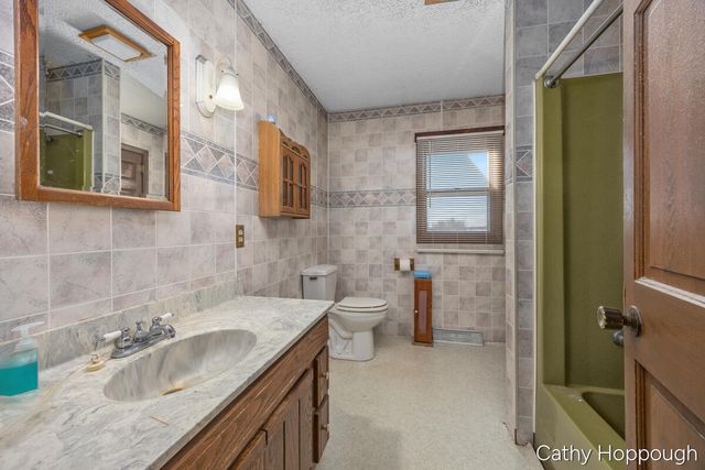 3834 E Station Road, Sheridan, MI 48884