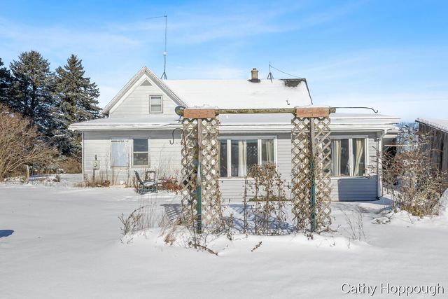 3834 E Station Road, Sheridan, MI 48884