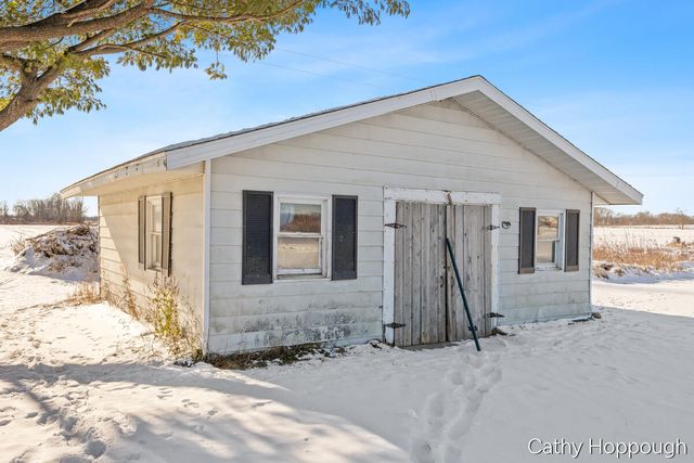 3834 E Station Road, Sheridan, MI 48884