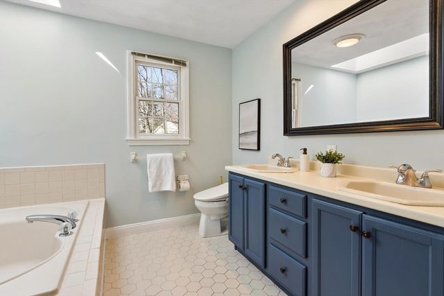 367 Waltham St 5, Lexington, MA 02421