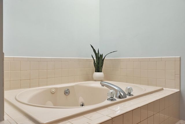 367 Waltham St 5, Lexington, MA 02421