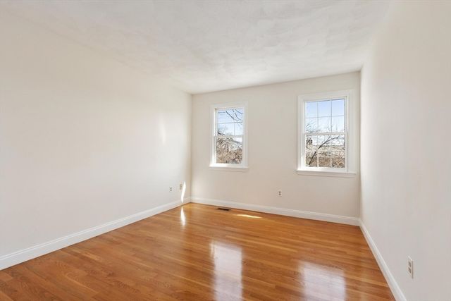 367 Waltham St 5, Lexington, MA 02421