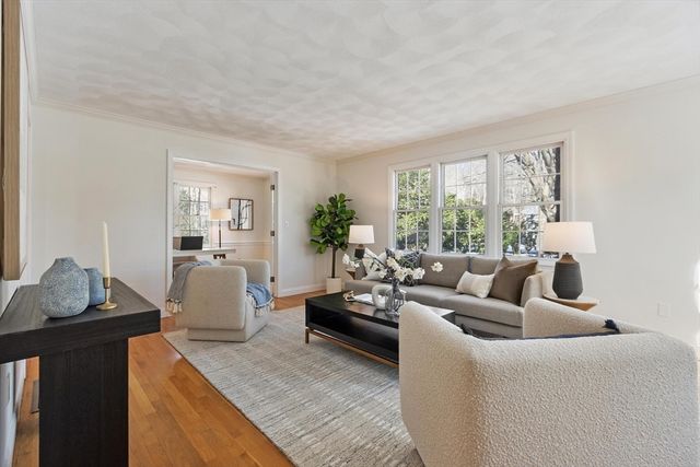 367 Waltham St 5, Lexington, MA 02421