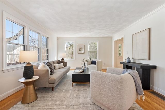 367 Waltham St 5, Lexington, MA 02421