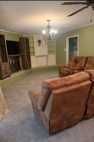 108 E Circle Drive, Mineola, TX 75773