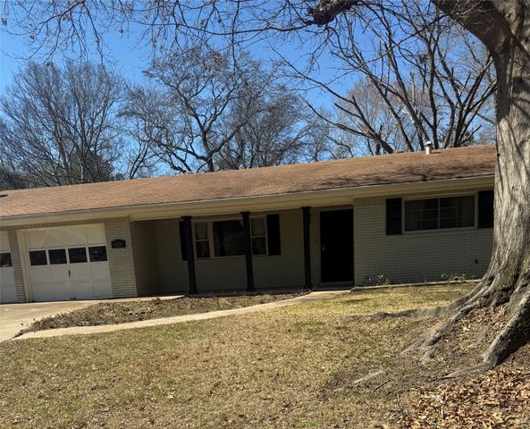 108 E Circle Drive, Mineola, TX 75773