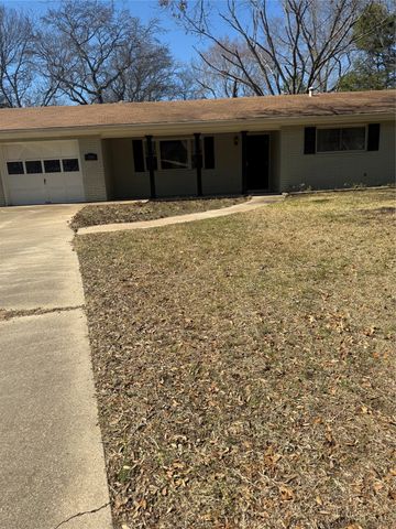 108 E Circle Drive, Mineola, TX 75773