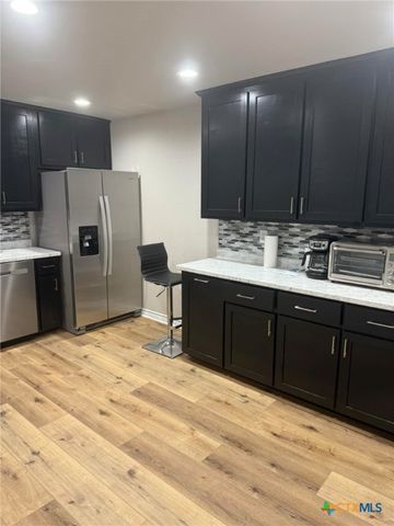 210 E Central Avenue, Belton, TX 76513