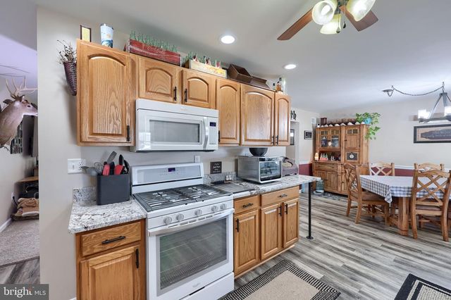 2552 MANOR RD, York, PA 17408