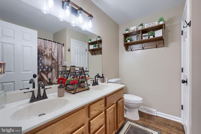2552 MANOR RD, York, PA 17408