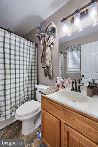2552 MANOR RD, York, PA 17408
