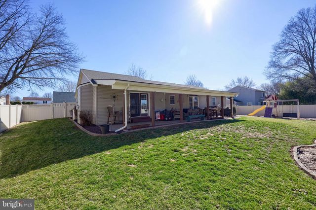 2552 MANOR RD, York, PA 17408