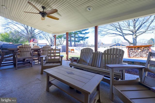 2552 MANOR RD, York, PA 17408