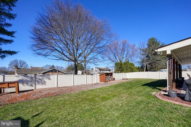 2552 MANOR RD, York, PA 17408