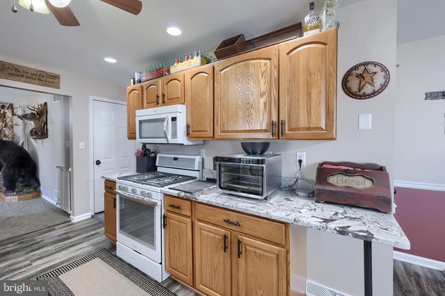 2552 MANOR RD, York, PA 17408