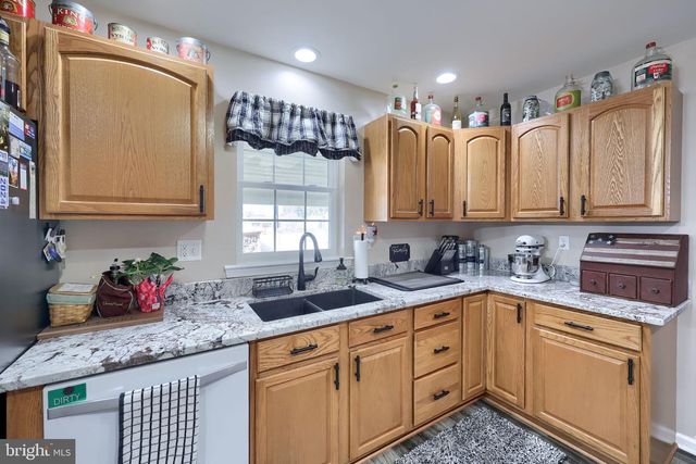 2552 MANOR RD, York, PA 17408