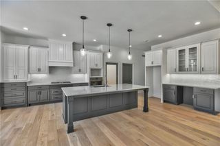 2814 W 175th Terrace, Overland Park, KS 66085