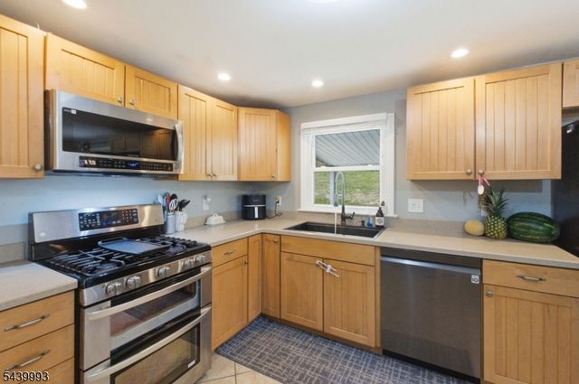 708 Franklin St, Belvidere Twp., NJ 07823