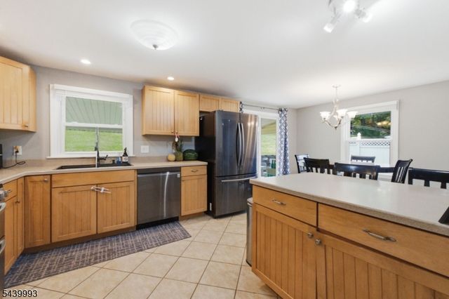708 Franklin St, Belvidere Twp., NJ 07823