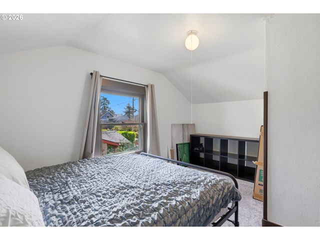 7503 Se MARTINS St, Portland, OR 97206