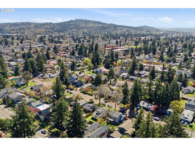 7503 Se MARTINS St, Portland, OR 97206